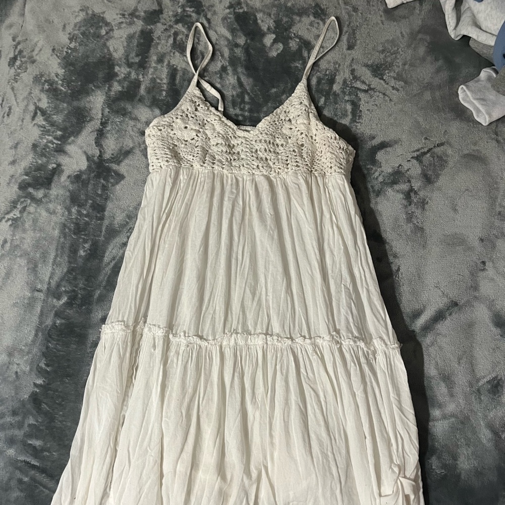 Elegant White Lace Dress